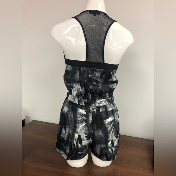 GUESS LOS ANGELES MESH RACER BACK ROMPER IN SIZE EXTRA SMALL - Picture 2 of 9